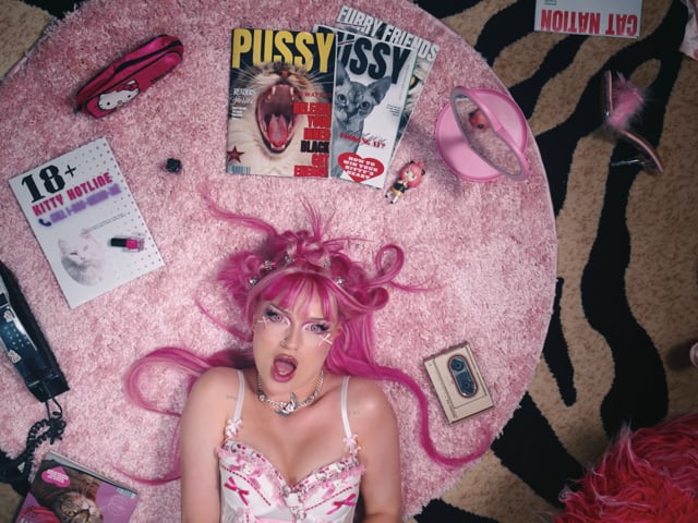 Naomi Jon - ‘Hello Kitty’