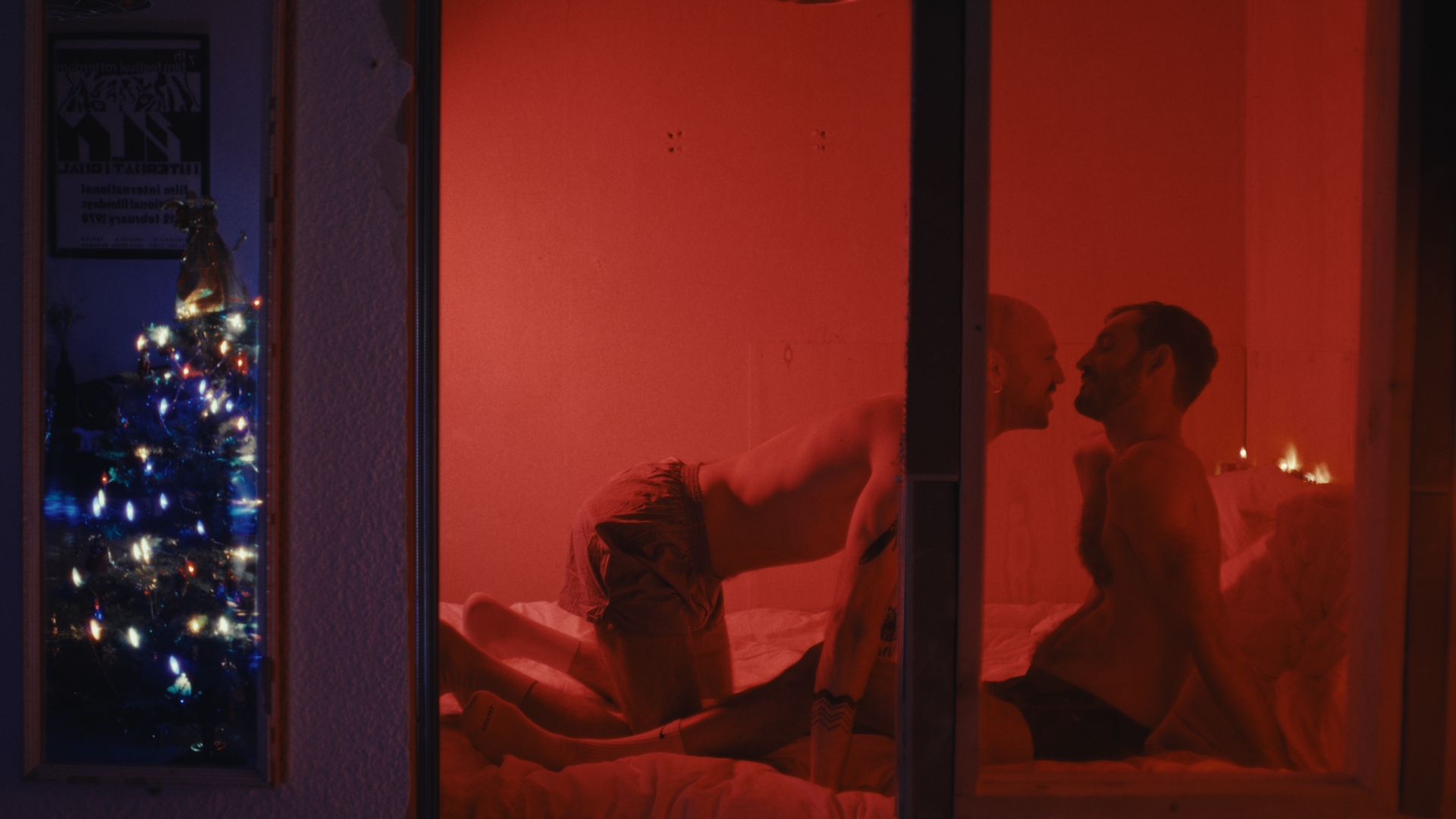 12_25_SilentNight_Color_StillsV02_1.172.3